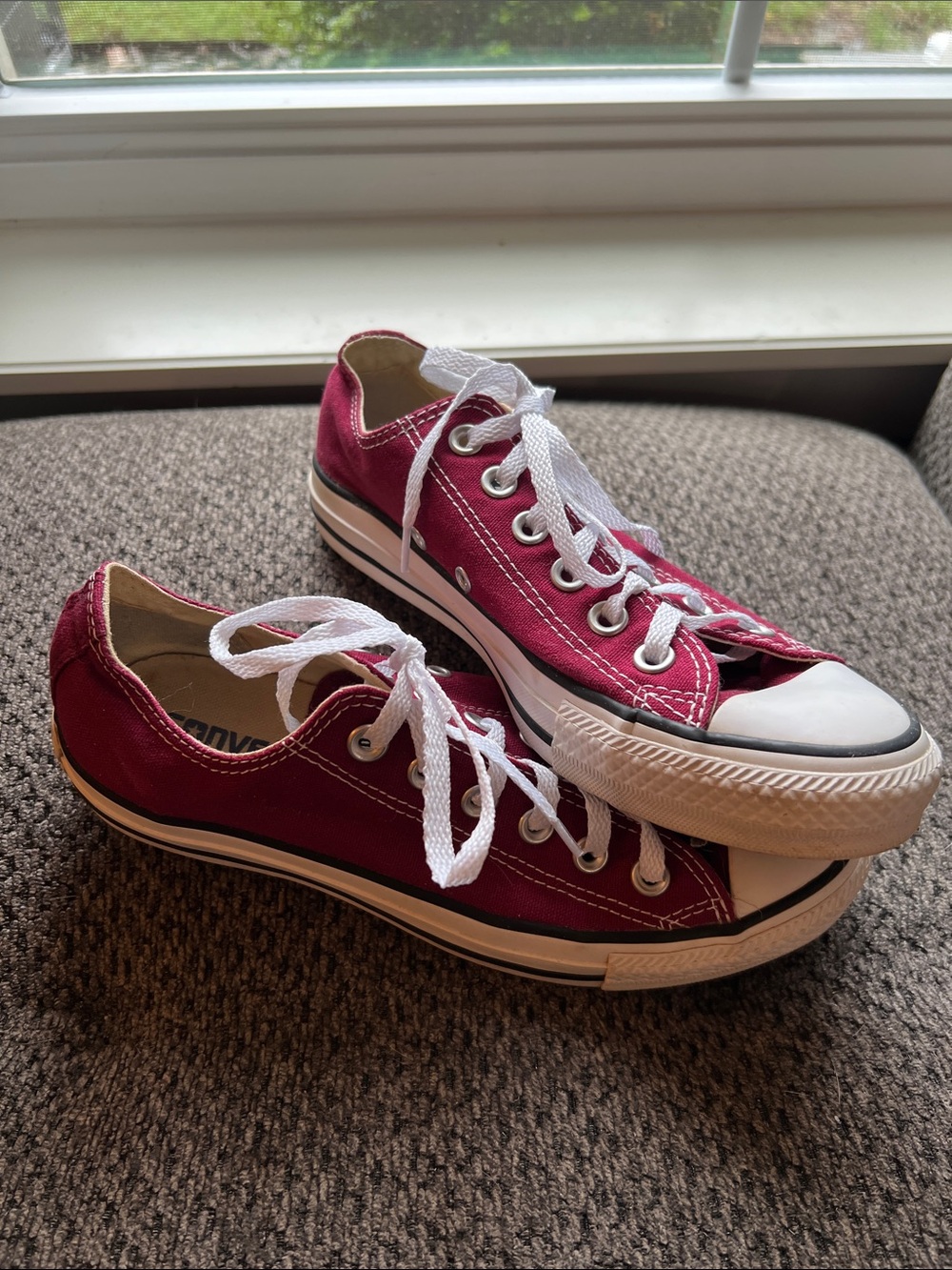 Converse Classic Low-Top Canvas Sneakers in Deep Burgundy Wm Sz 7